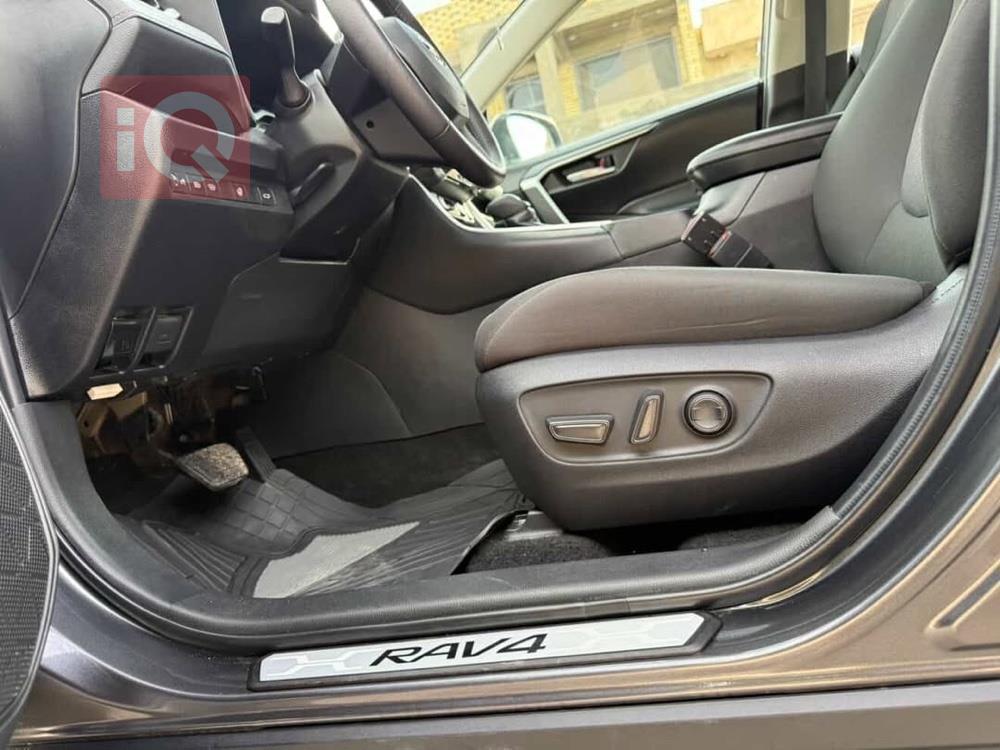 تويوتا راف 4